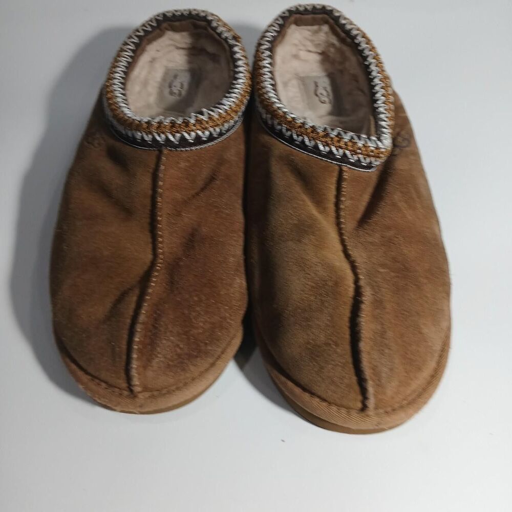 UGG Australia Women’s Suede Slippers Size 9 Tan Shearling Lined Cozy Slip-On Sho